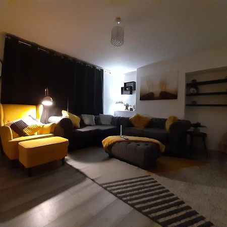 Cosy 3-Bedroom House In Aspley 诺丁汉 外观 照片