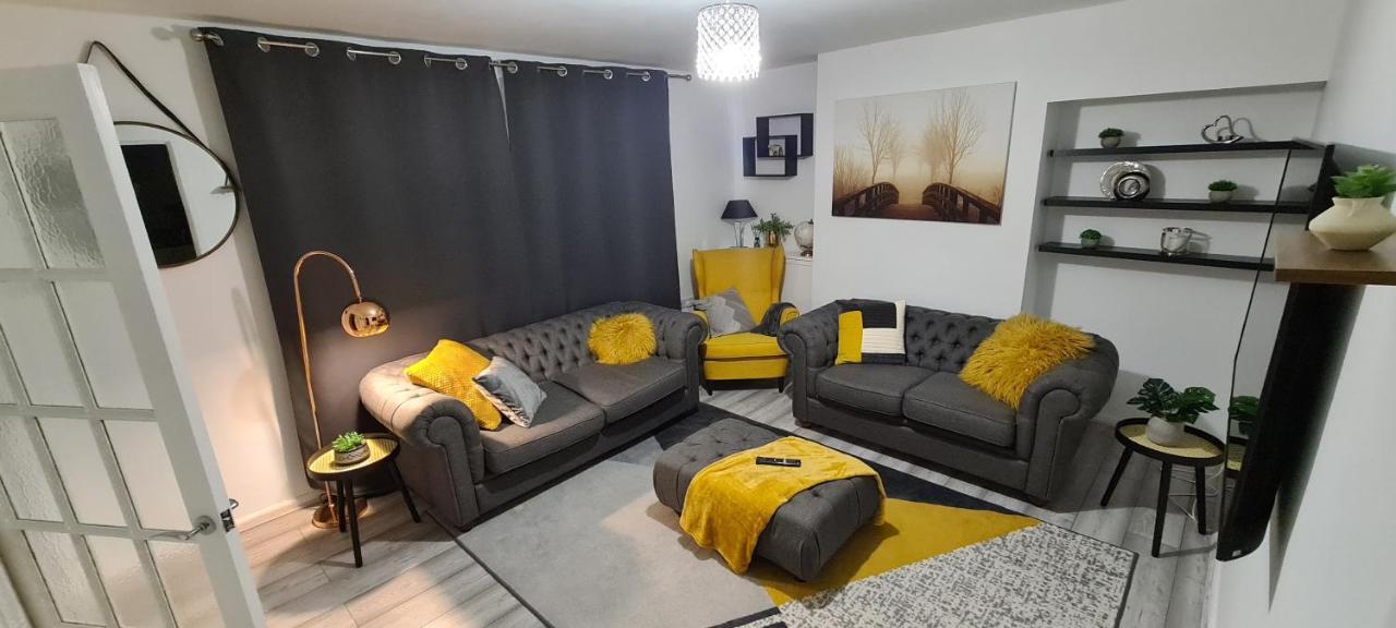 Cosy 3-Bedroom House In Aspley 诺丁汉 外观 照片