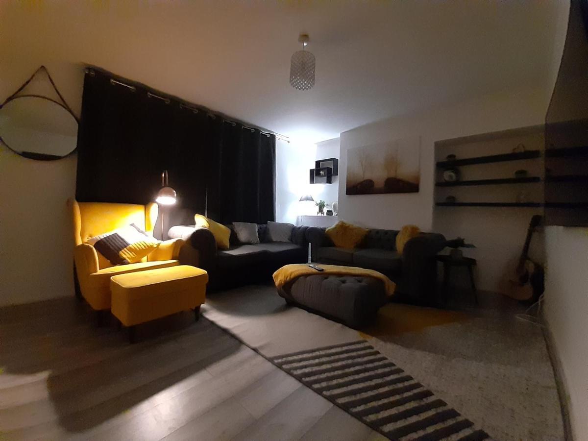 Cosy 3-Bedroom House In Aspley 诺丁汉 外观 照片