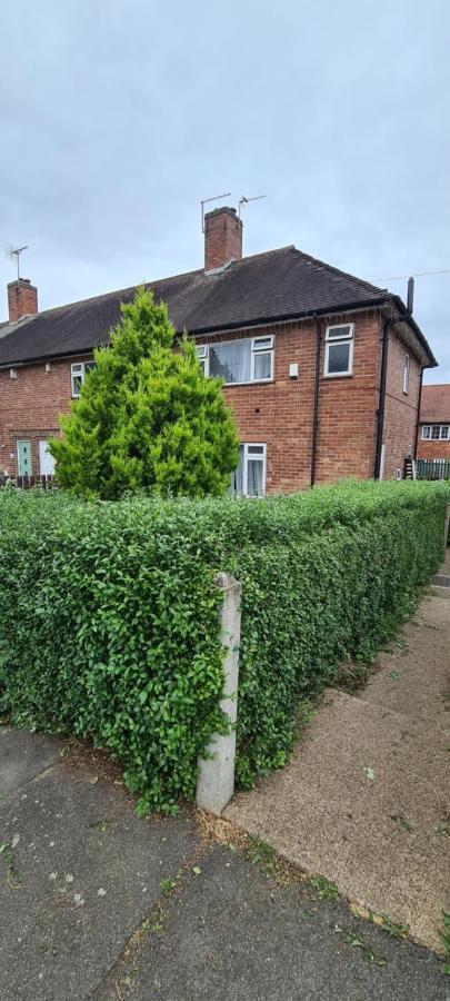 Cosy 3-Bedroom House In Aspley 诺丁汉 外观 照片
